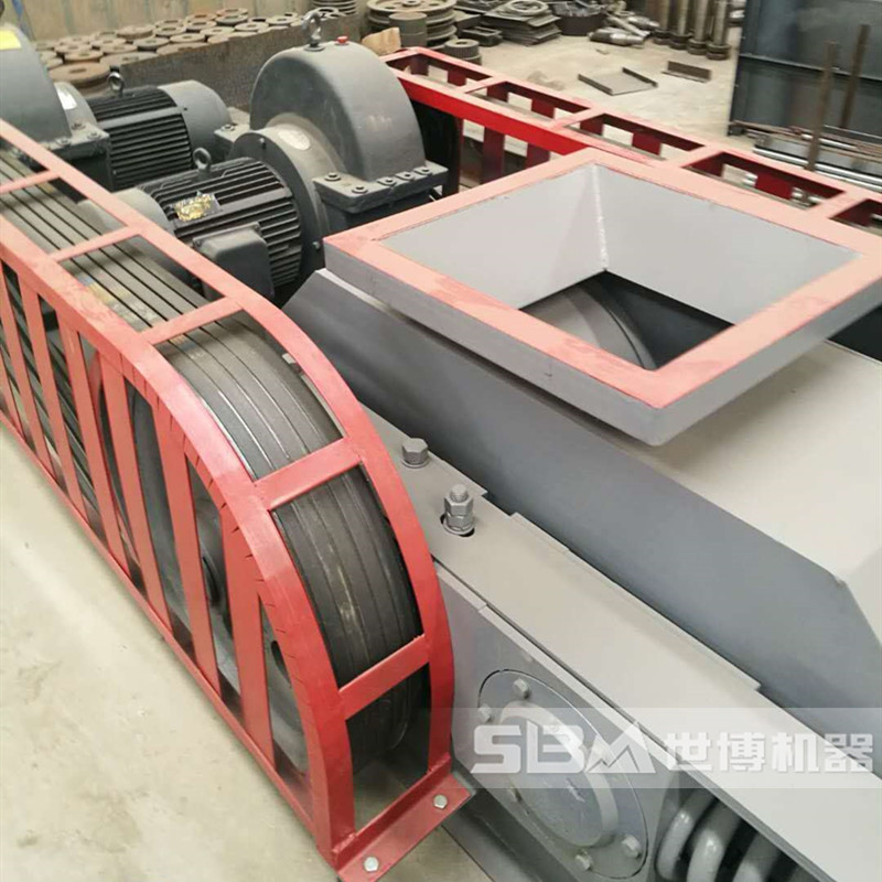 對(duì)輥式破碎機(jī)，小型碎石頭機(jī)