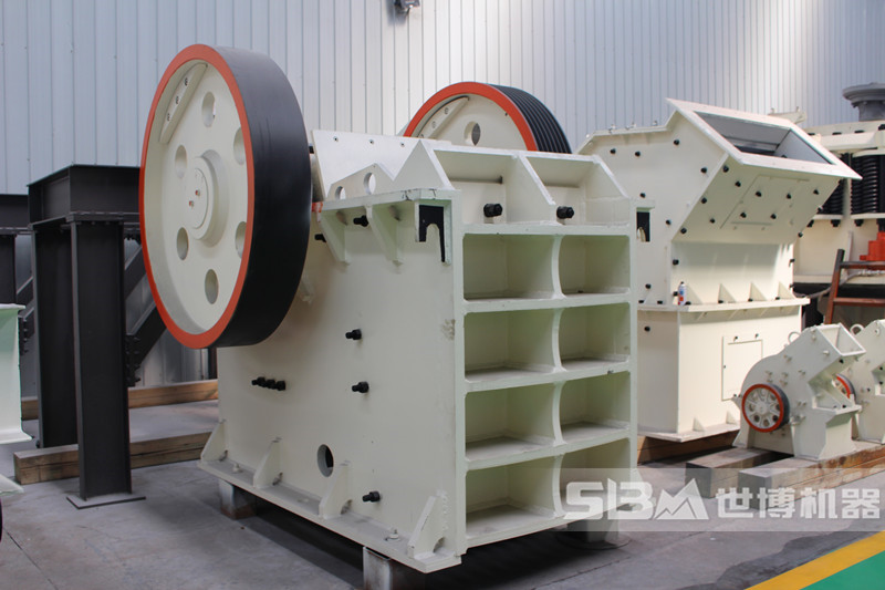 顎式破碎機(jī)，粗碎石頭的機(jī)器