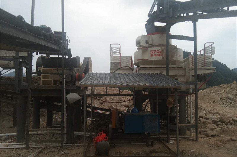 大石頭制砂設(shè)備生產(chǎn)線現(xiàn)場(chǎng)圖