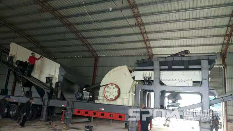 移動(dòng)錘式破碎機(jī) 三合一移動(dòng)破碎機(jī)