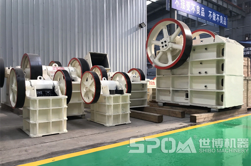 顎式破碎機(jī)，粗碎河卵石破碎機(jī)