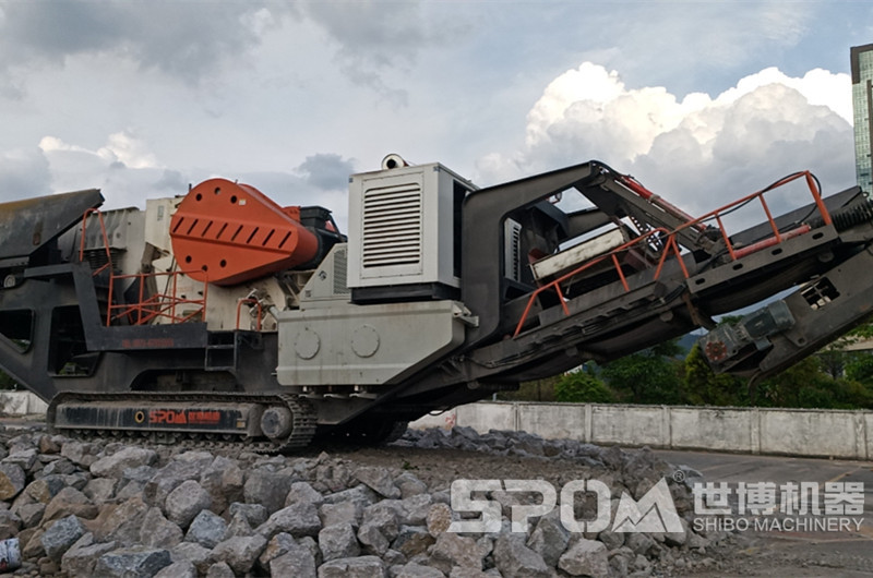 履帶顎破移動破碎站