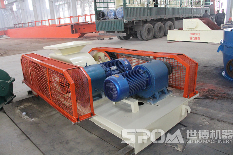 中小型卵石破碎機(jī)，對(duì)輥式破碎機(jī)