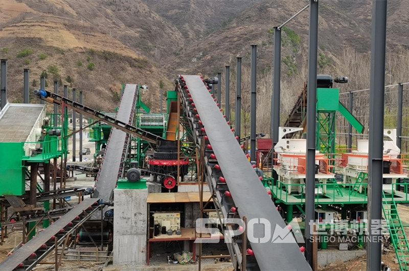 大型碎石制砂機(jī)現(xiàn)場(chǎng)圖